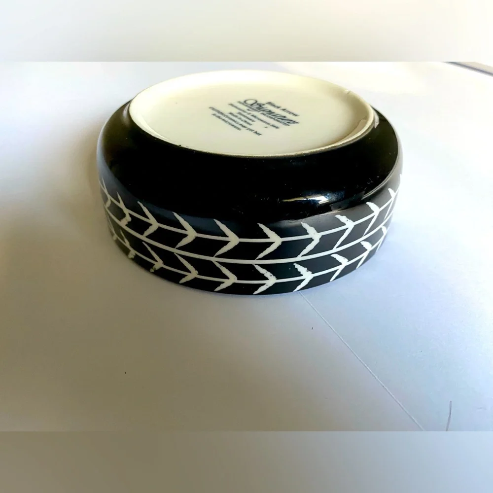 Ceramic Black and White Arrow Dog Food Bowl/ Dish
